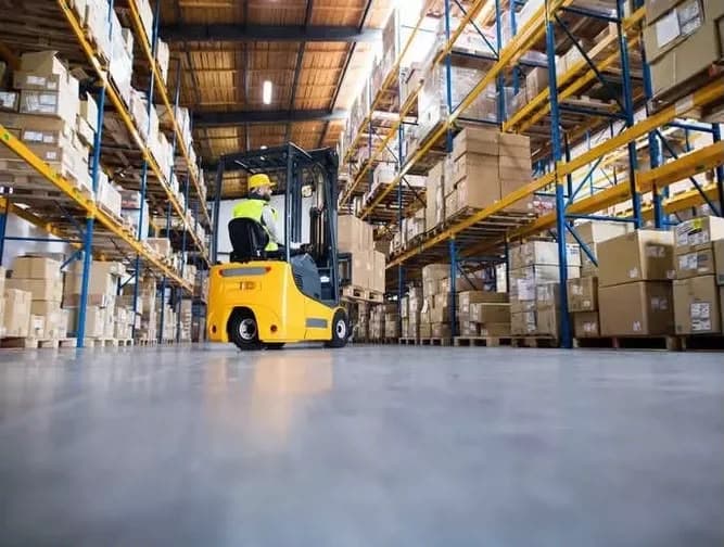 SwiftLink Logistics Warehouse